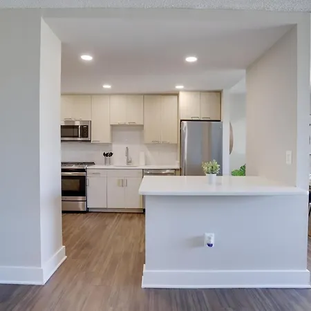 Elegance In Crystal City - Amazing Apartment With Gym Arlington Exterior photo
