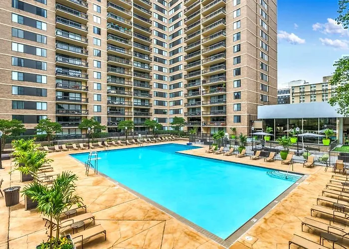 Elegance In Crystal City - Amazing Apartment With Gym